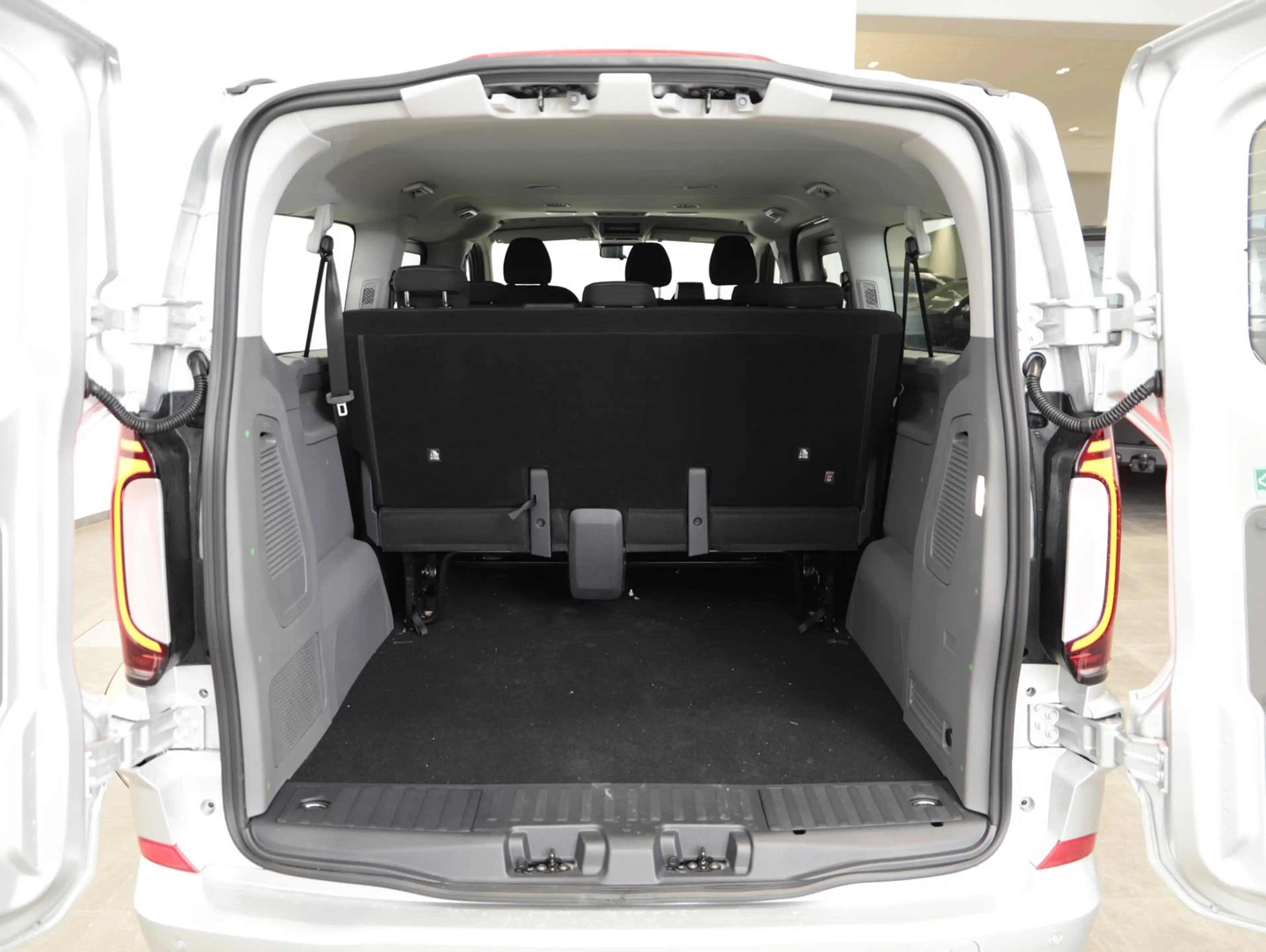 Volkswagen T7 Caravelle VW T7 Caravelle Life LR TDI 4MOTION — photo 12