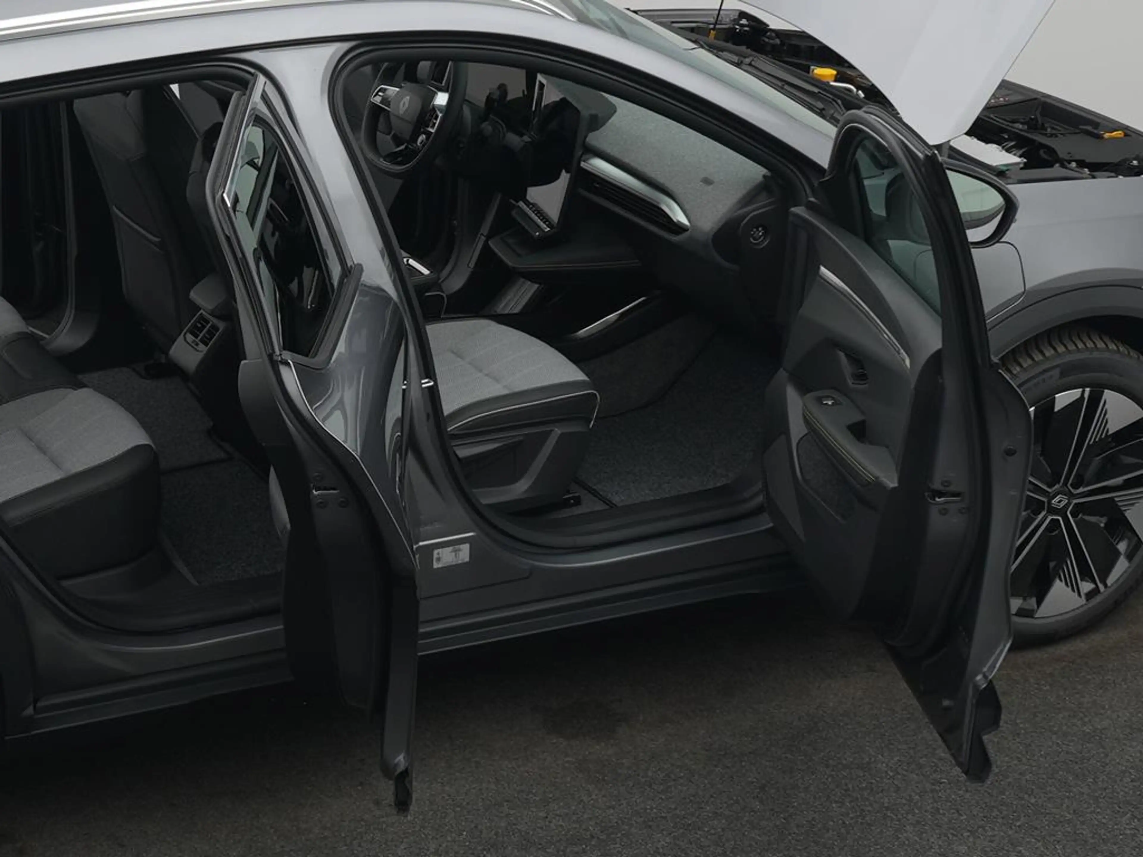 Renault Scenic 100% ele Techno 170 Comfort Range — photo 12