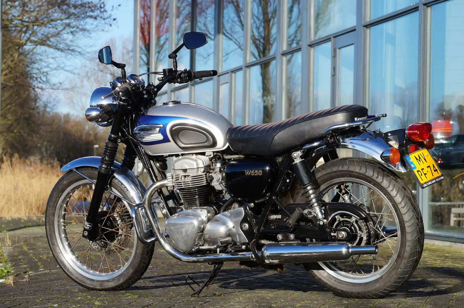 Kawasaki W 650 Blauw - 2