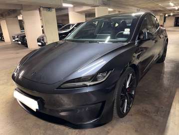 41500ht MODEL 3 PERFORMANCE AWD