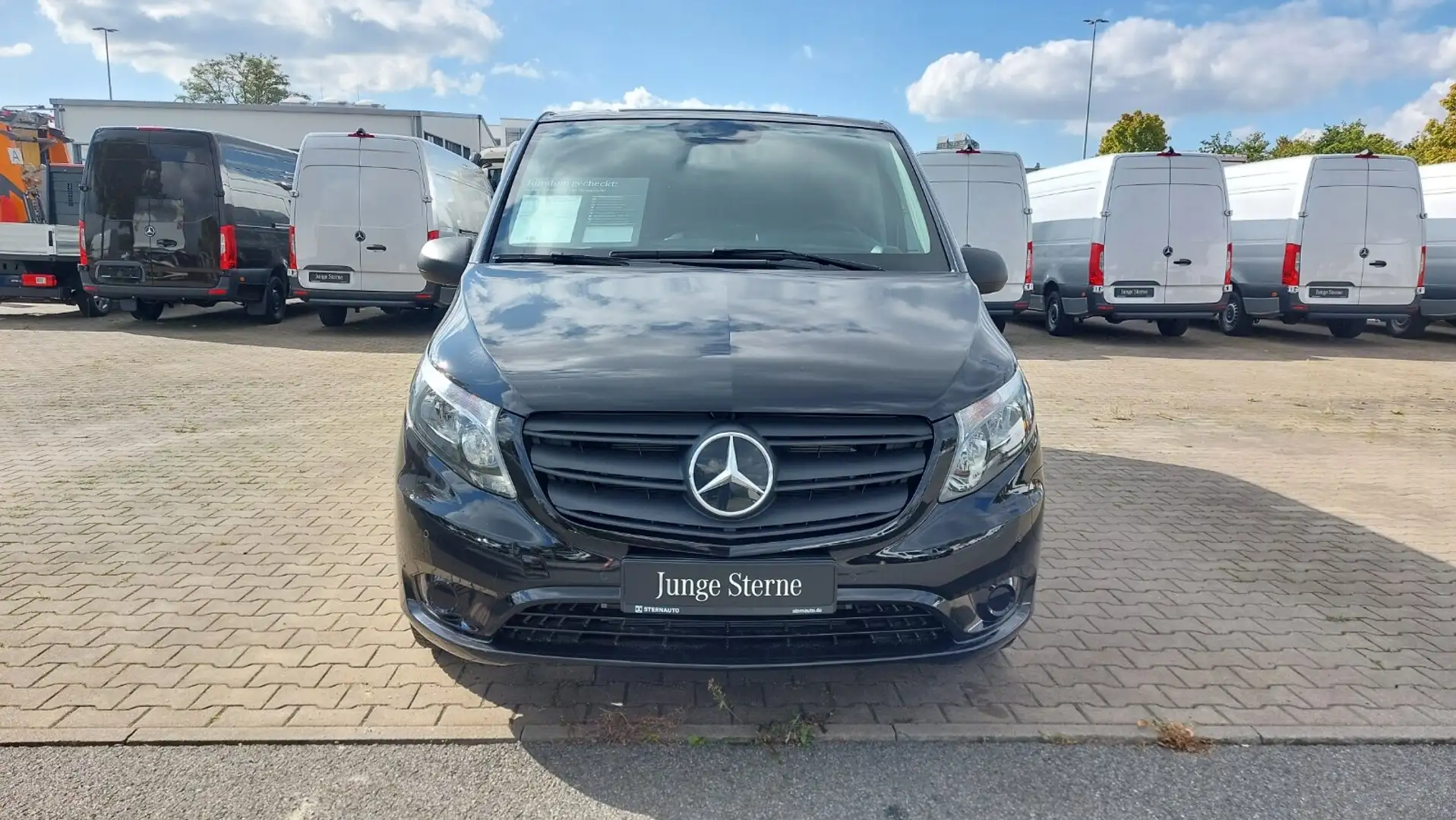 Mercedes-Benz Vito eVito 112 Kasten Extralang DAB Navi Klima Kamera Schwarz - 2