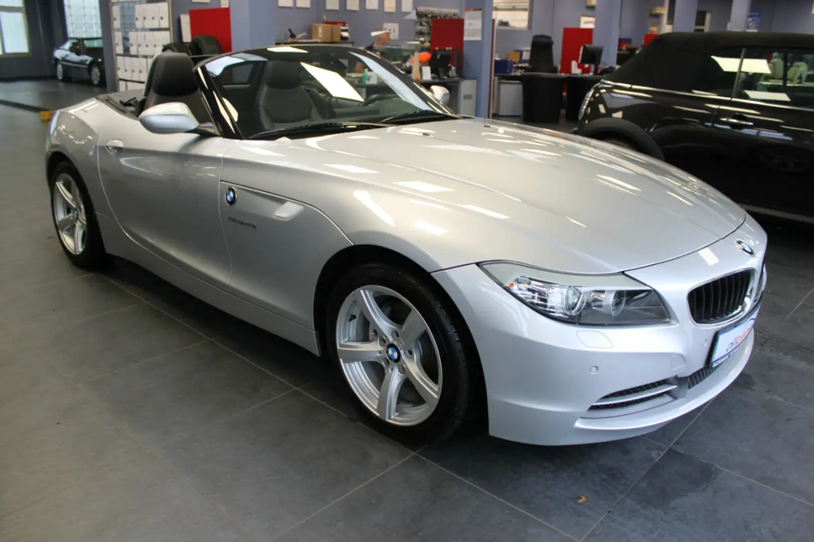 BMW Z4 sDrive20i Aut. Silber - 1