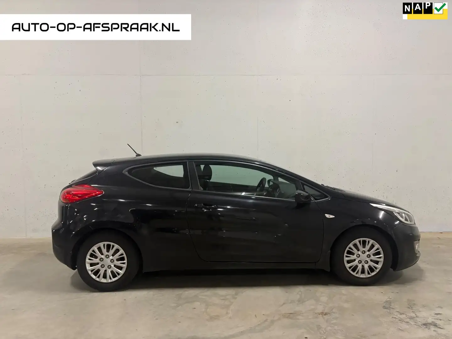 Kia Ceed / cee'd 1.4 CVVT Airo Cruise Control APK NAP 3drs. Černá - 1