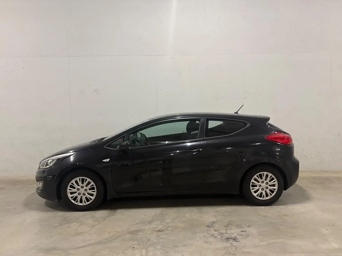 Kia Ceed / cee'd 1.4 CVVT Airo Cruise Control APK NAP 3drs. Černá - 2