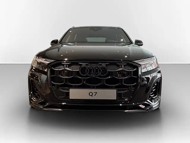 Audi Q7 view 2