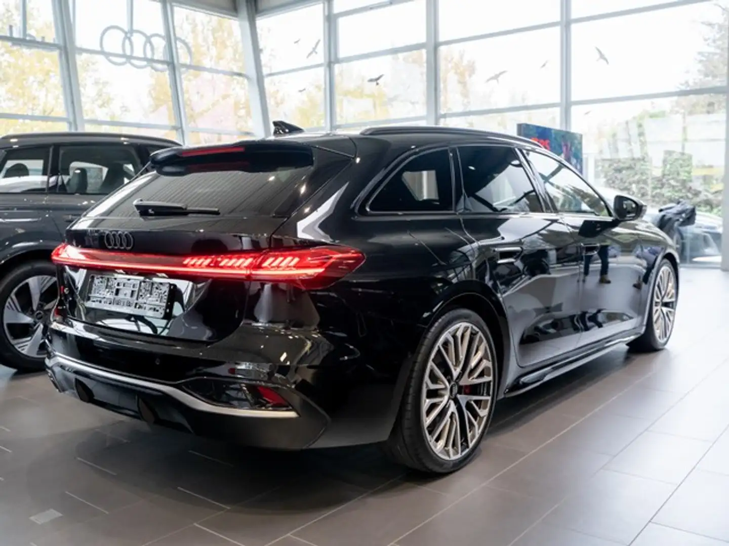 Audi A5 Avant TDI quattro 2 x S line Edition One Navi M... Schwarz - 2