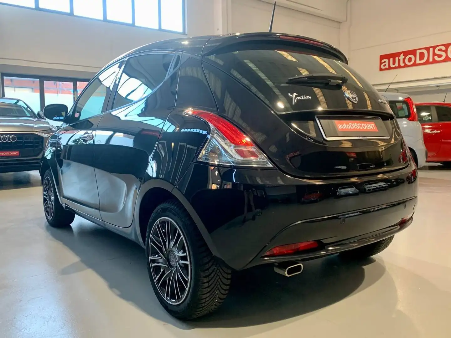 Lancia Ypsilon Ypsilon 1.0 firefly hybrid Gold s *PREZZO PROMO* Schwarz - 2