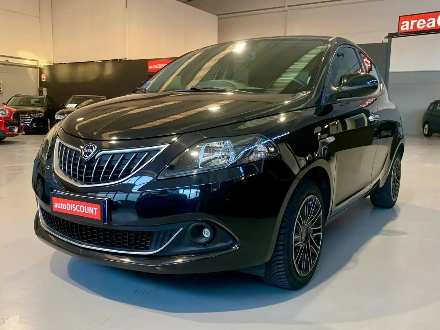 Lancia Ypsilon Ypsilon 1.0 firefly hybrid Gold s *PREZZO PROMO* Schwarz - 1