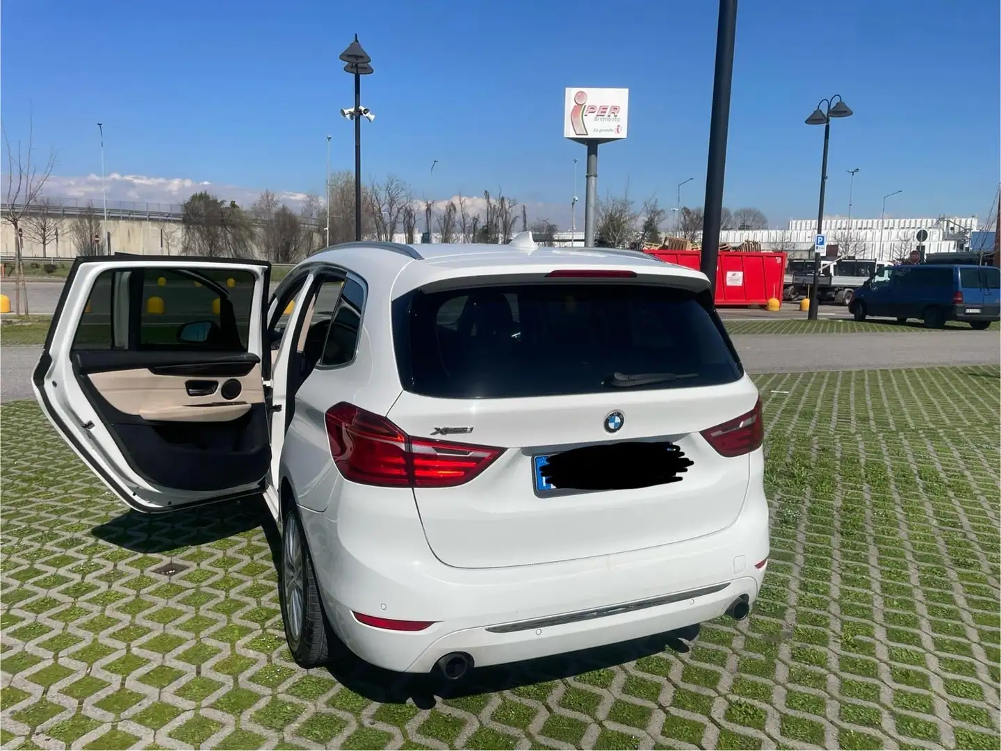 BMW 220 220d Active Tourer Luxury auto - 2