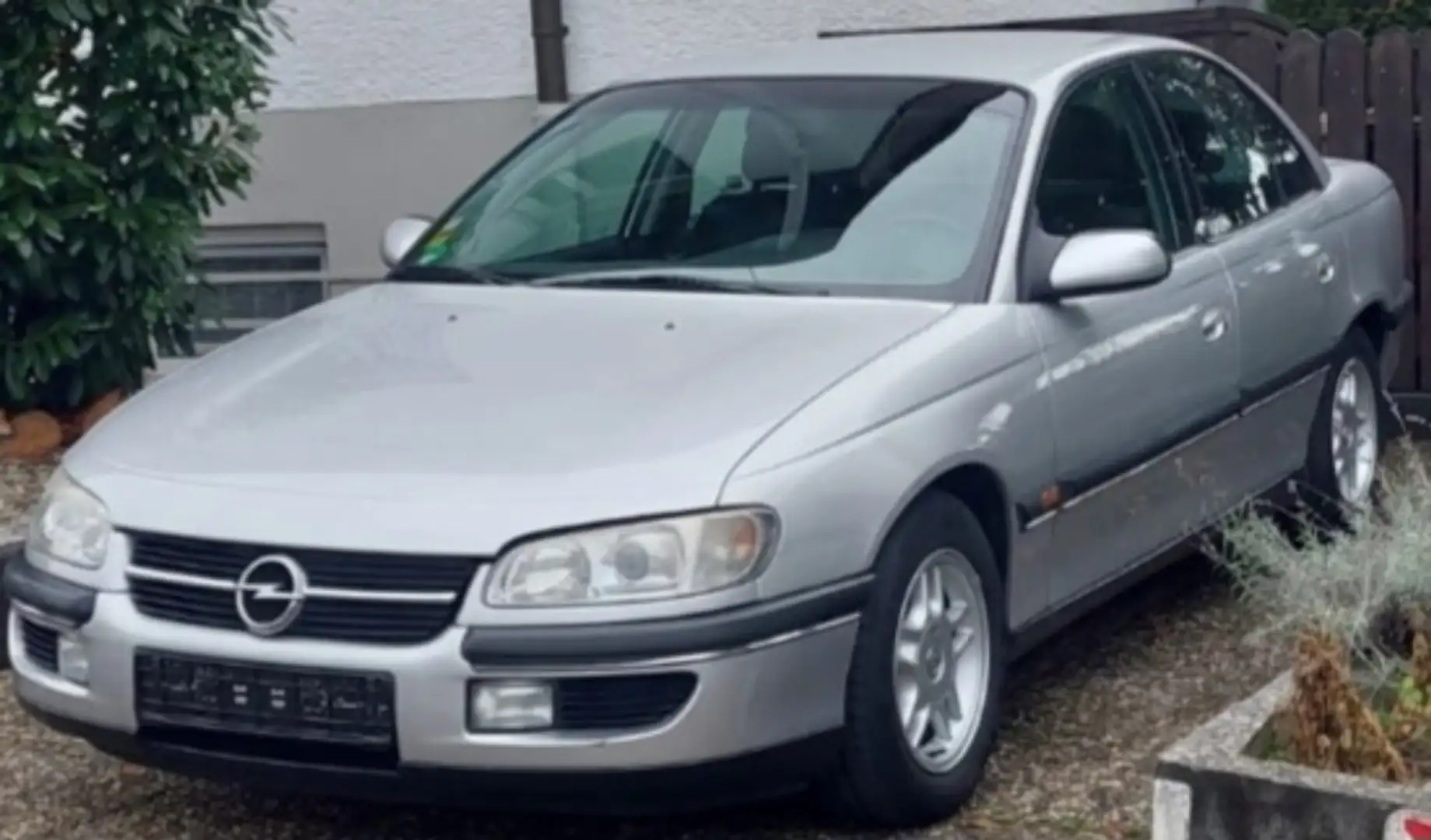 Opel Omega MV6 - 1