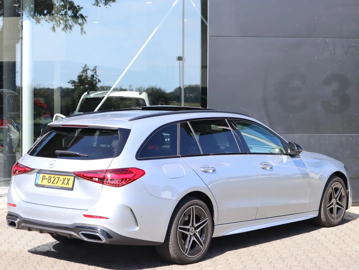 Mercedes-Benz C 300 Estate e AMG Line | Panoramadak | Navigatie | 360 Grijs - 2