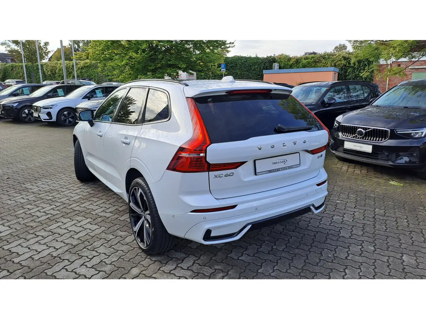 Volvo XC60 B4 AWD Ultimate Dark Weiß - 2