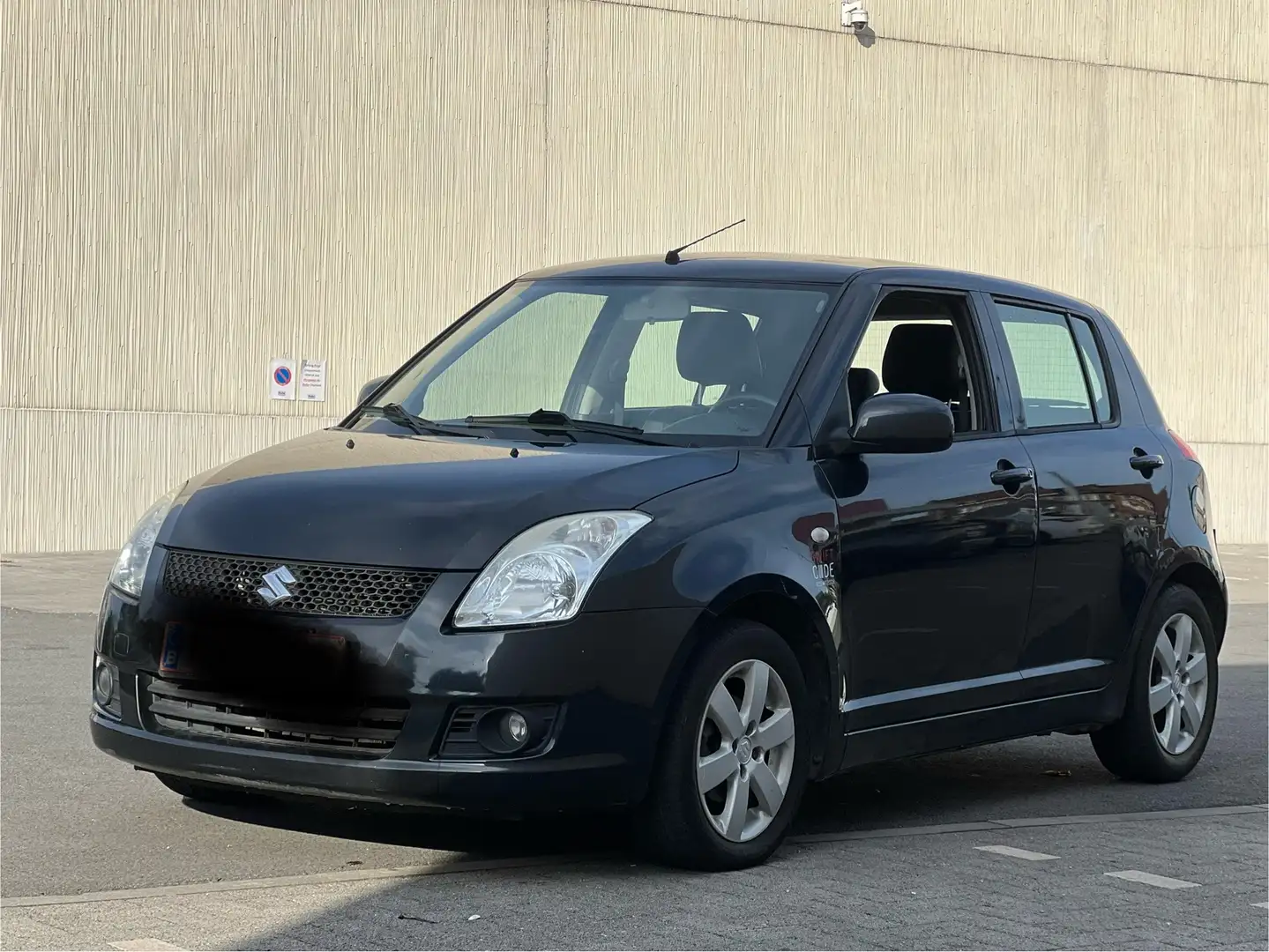 Suzuki Swift - 1