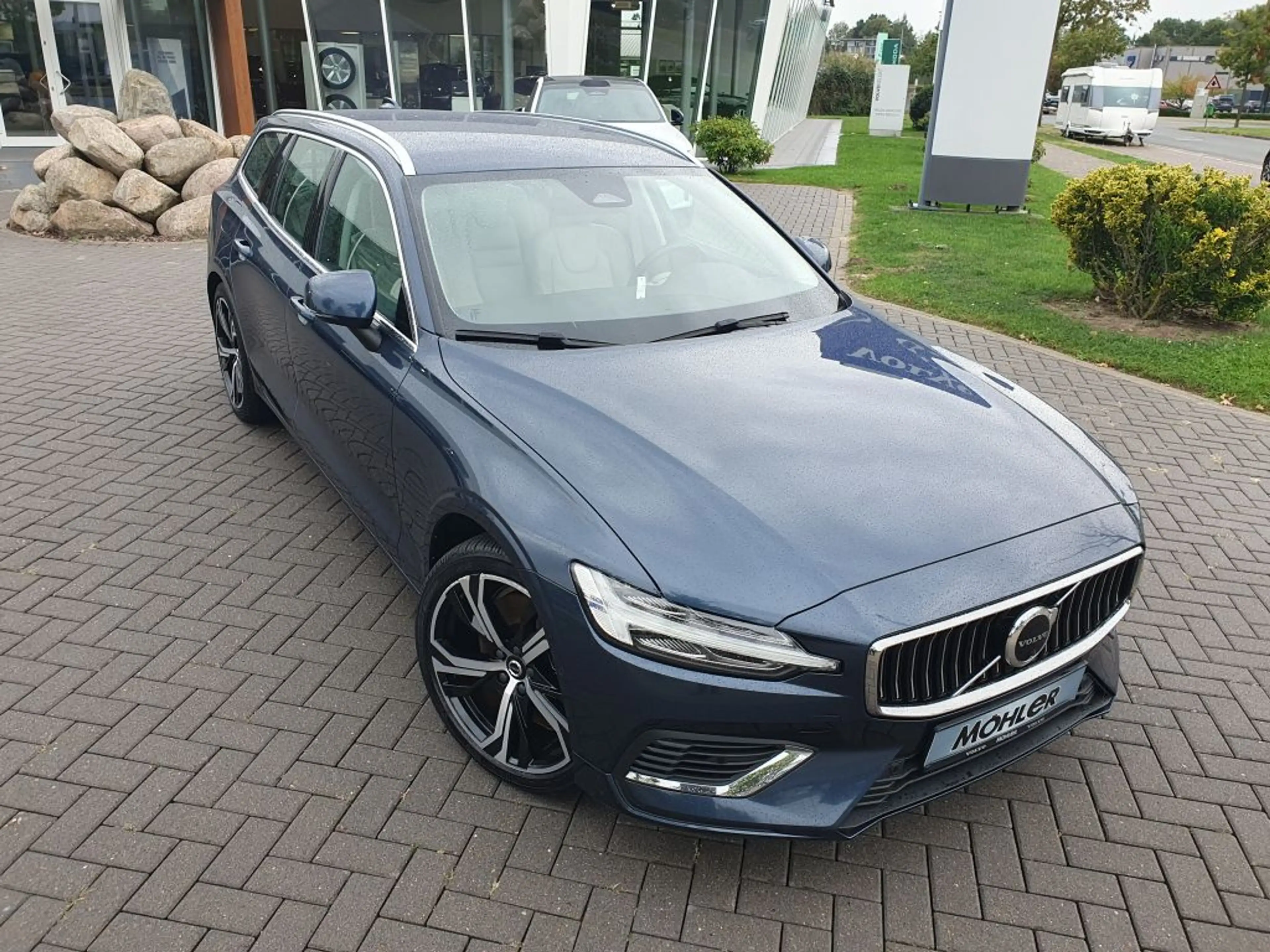 Volvo V60 T6 AWD Recharge Plus Bright — photo 3