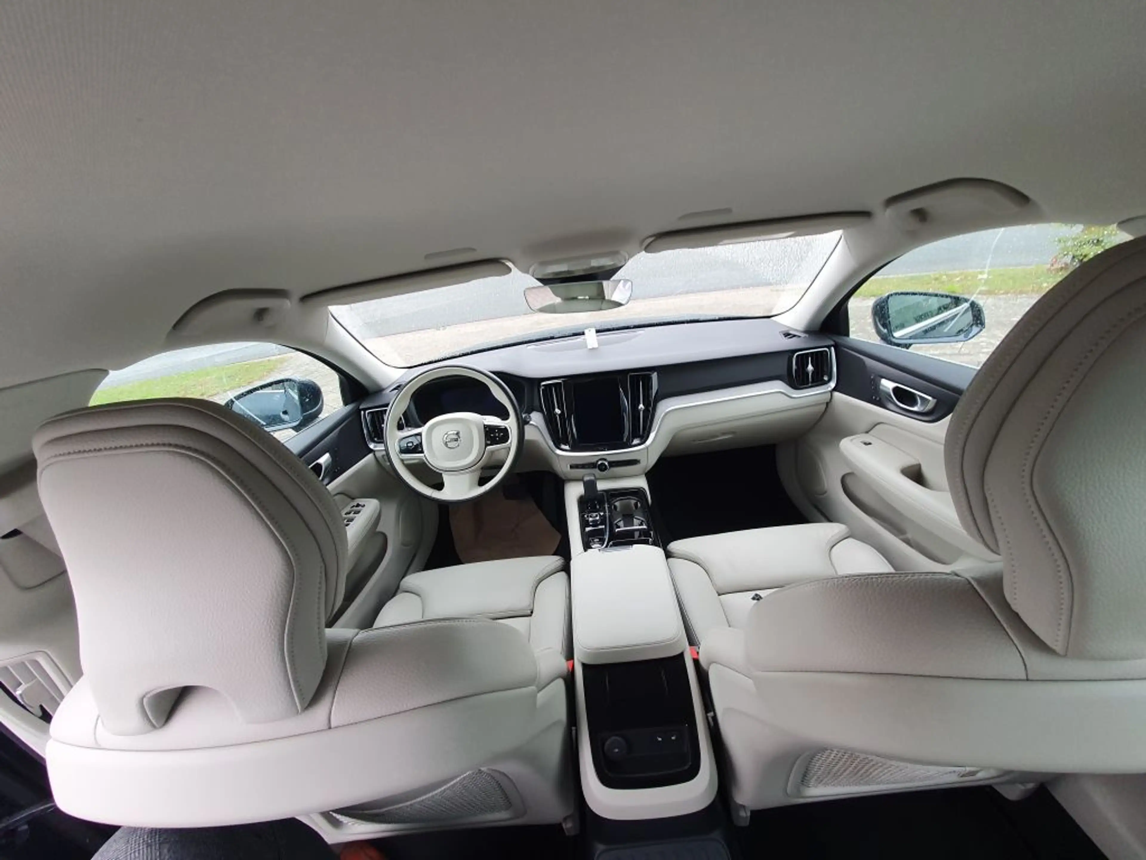Volvo V60 T6 AWD Recharge Plus Bright — photo 13