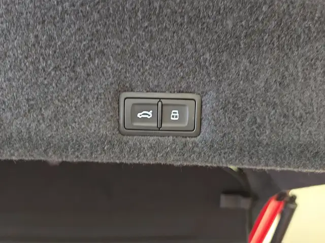 Lamborghini Urus view 13