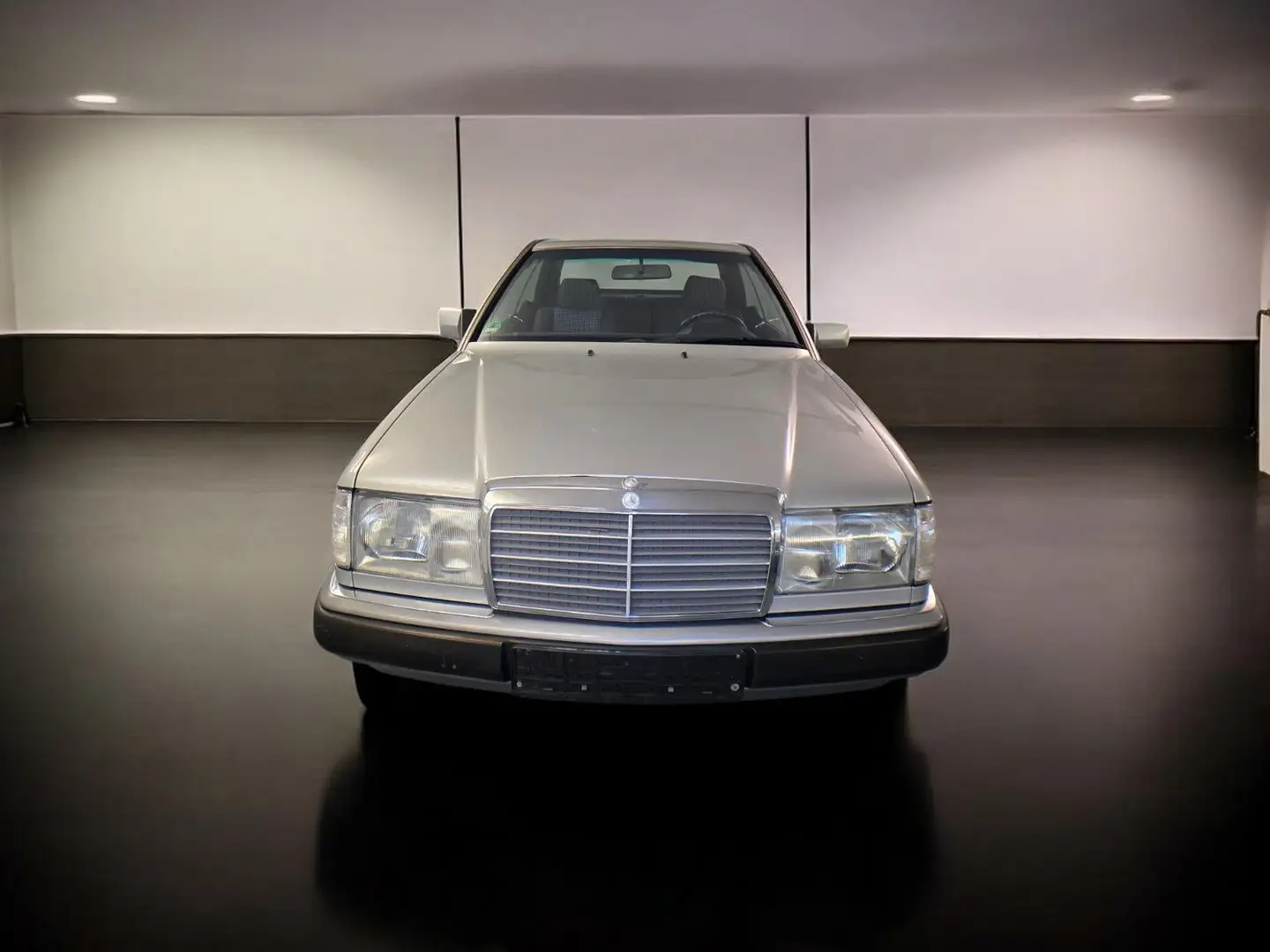 Mercedes-Benz 300 CE Sportline Alu Klima SD H-Kennz TOP ZUST. Silber - 2