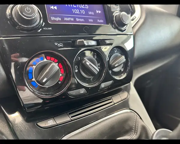 Lancia Ypsilon view 15