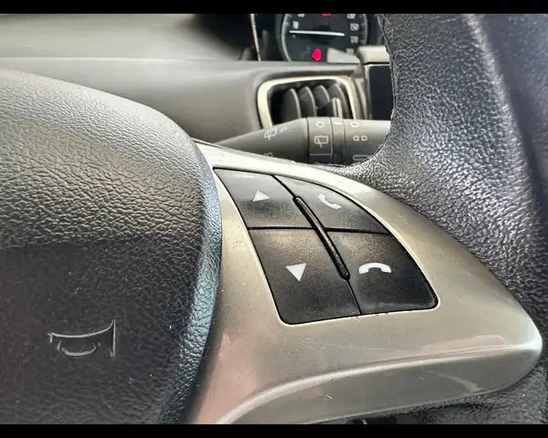 Lancia Ypsilon view 12