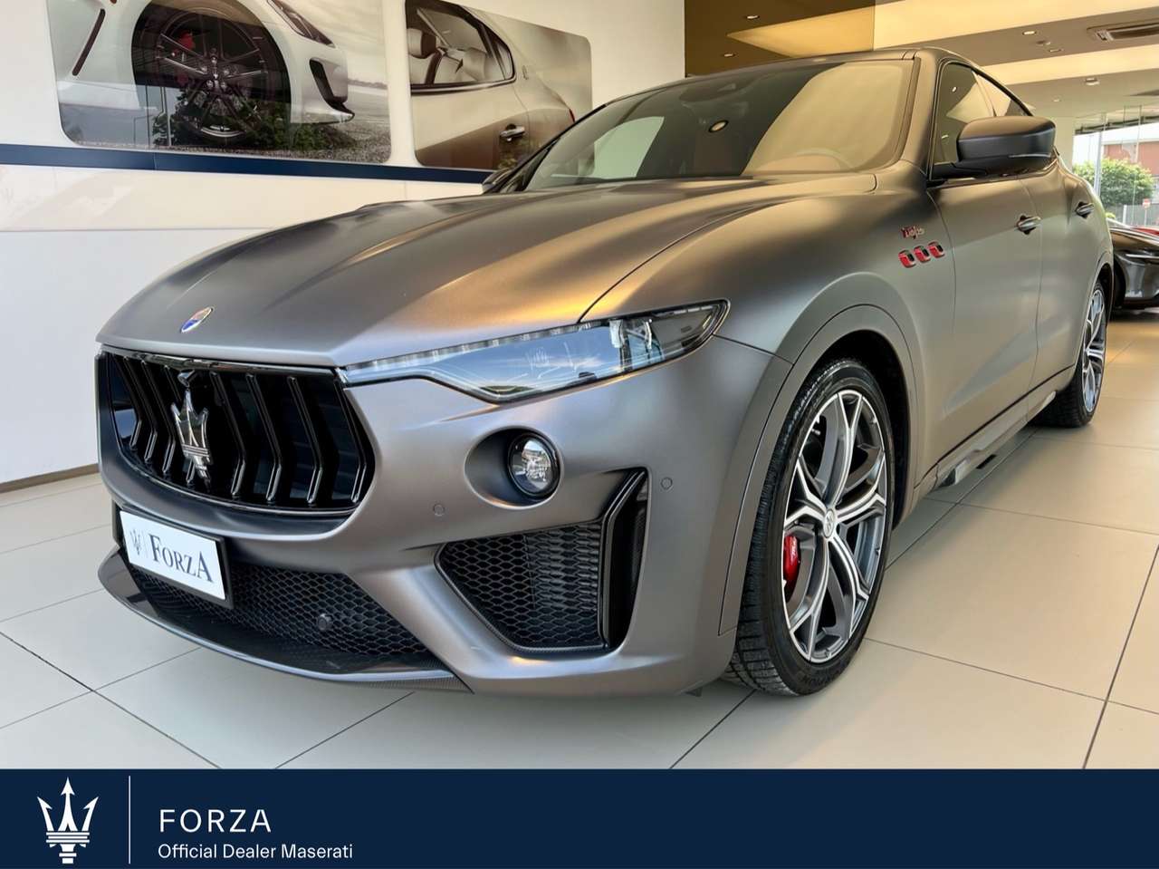 Maserati Levante 3.8 V8 Trofeo 580cv , Grigio Maratea Matte