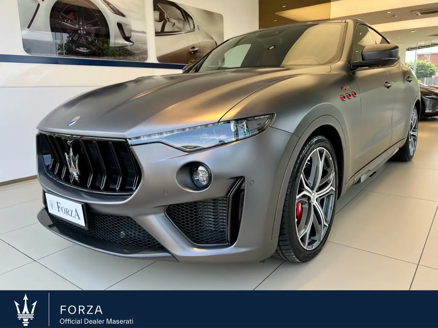 Maserati Levante 3.8 V8 Trofeo 580cv , Grigio Maratea Matte Grigio - 1