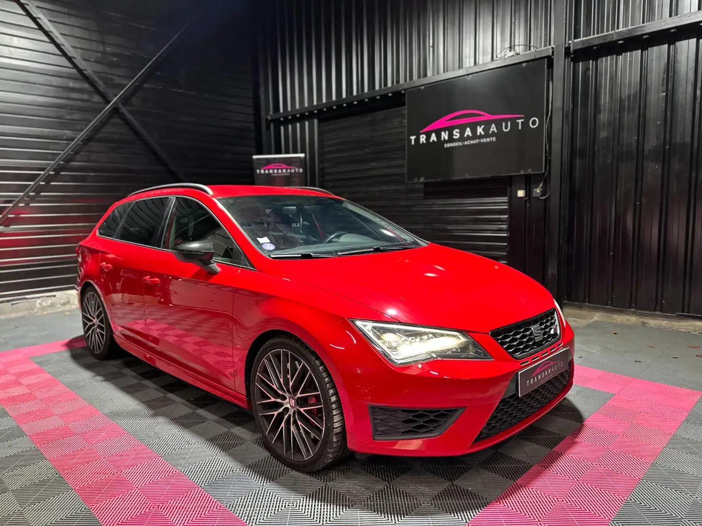 SEAT Leon Leon ST 2.0 TSI 290 Cupra DSG6 Rouge - 2