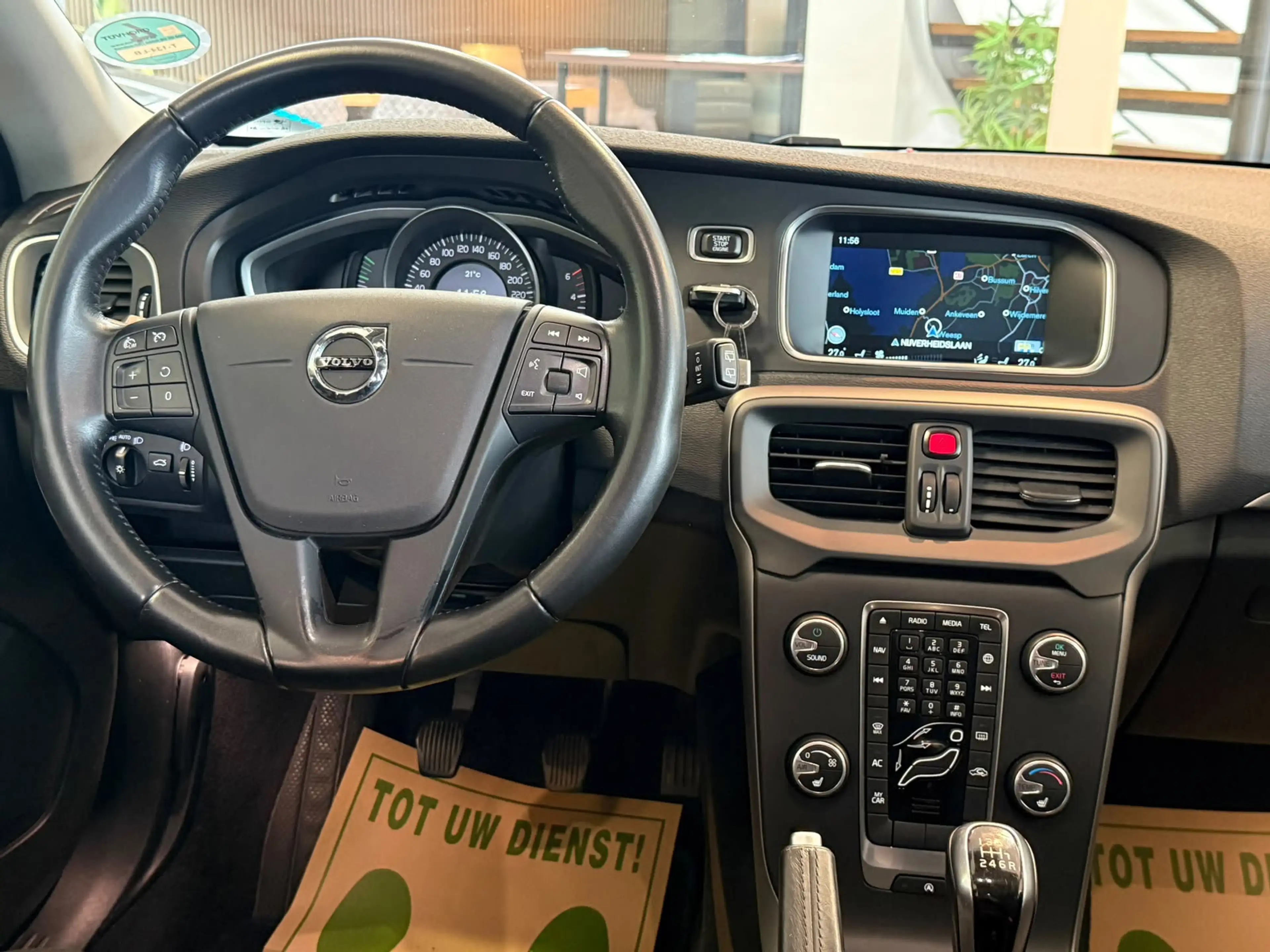 Volvo V40 Cross Country 2.0 D2 Nordic — photo 15