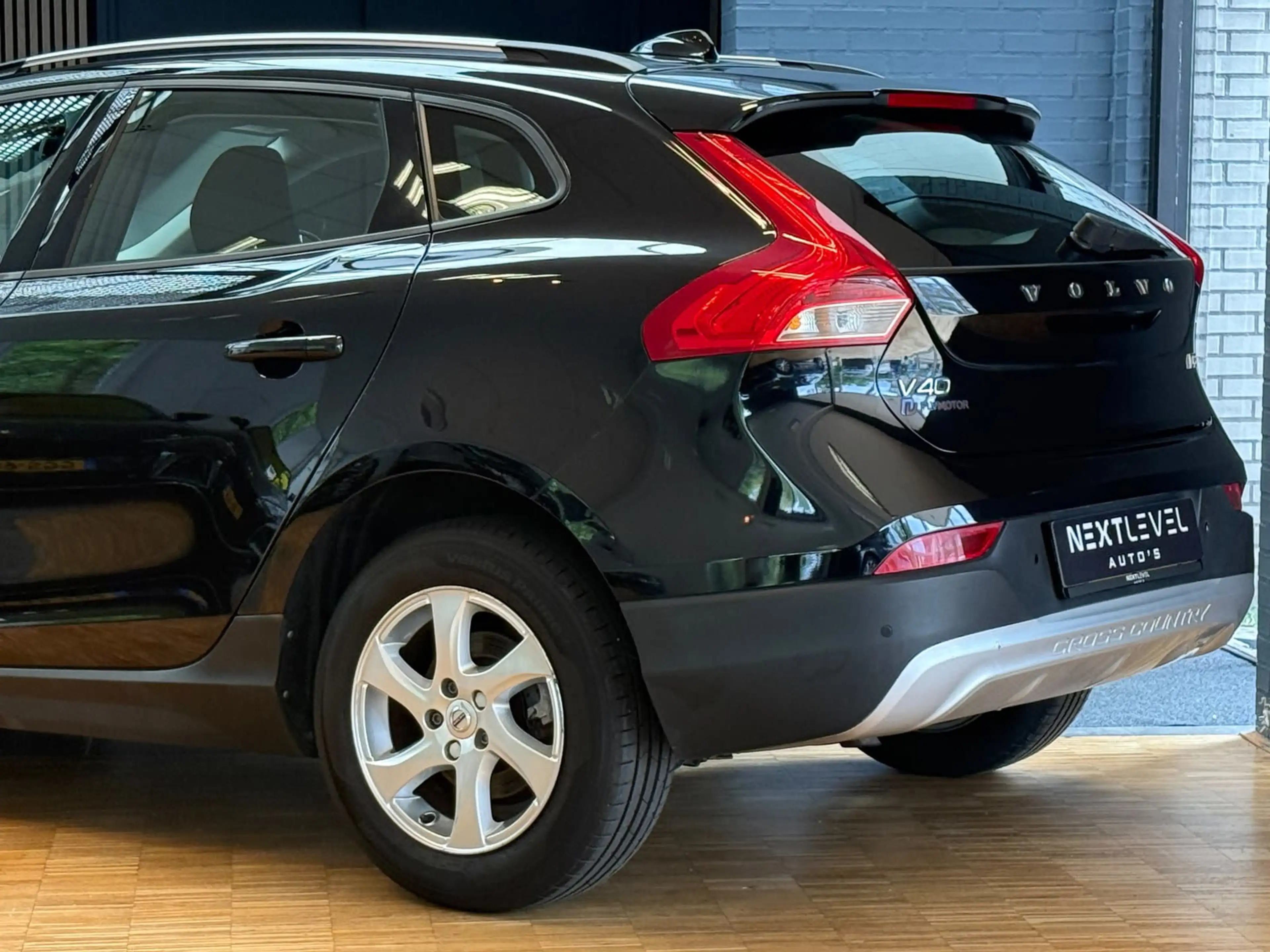 Volvo V40 Cross Country 2.0 D2 Nordic — photo 5