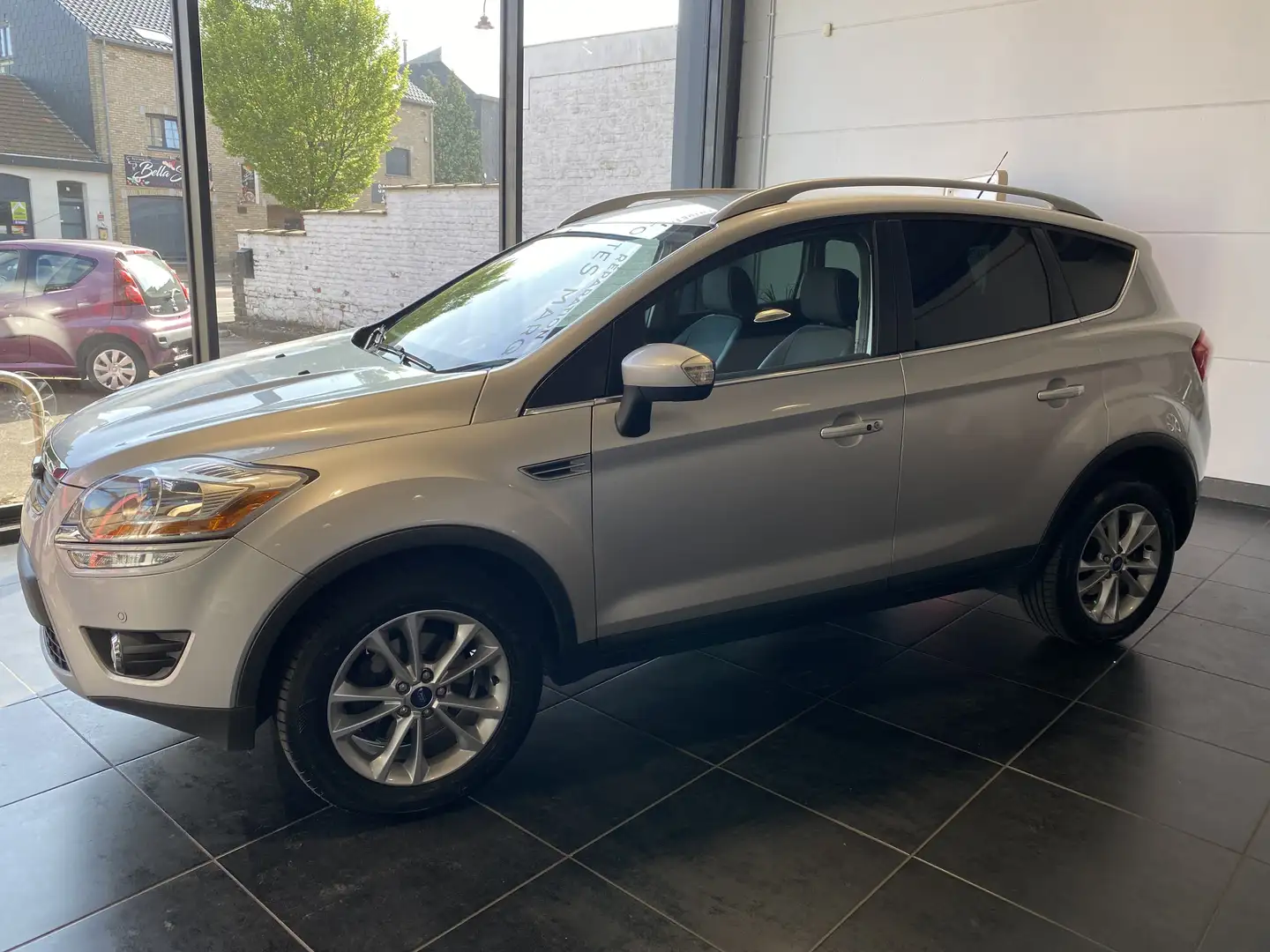 Ford Kuga 2.0 TDCi 4WD Titanium S - 1er pro. - carnet Argent - 2