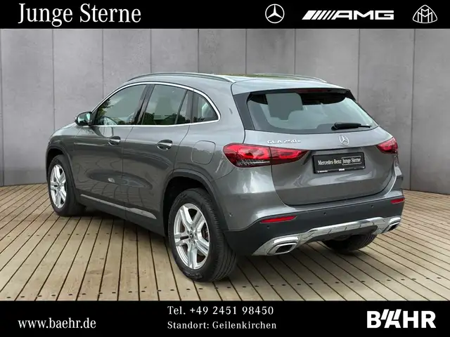 Mercedes-Benz Gla view 3