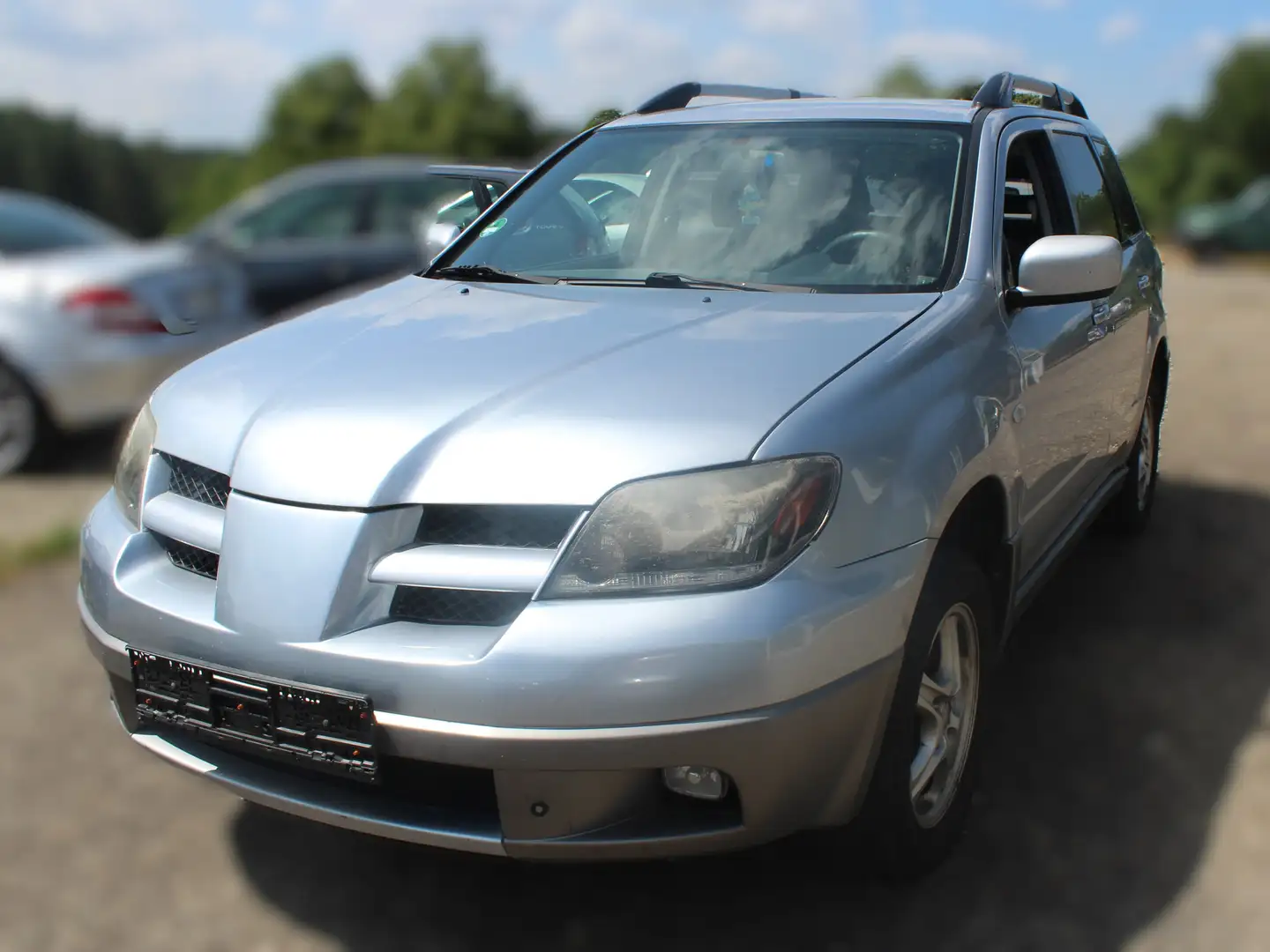 Mitsubishi Outlander 2.0 Comfort KUNDENAUFTRAG Grau - 2
