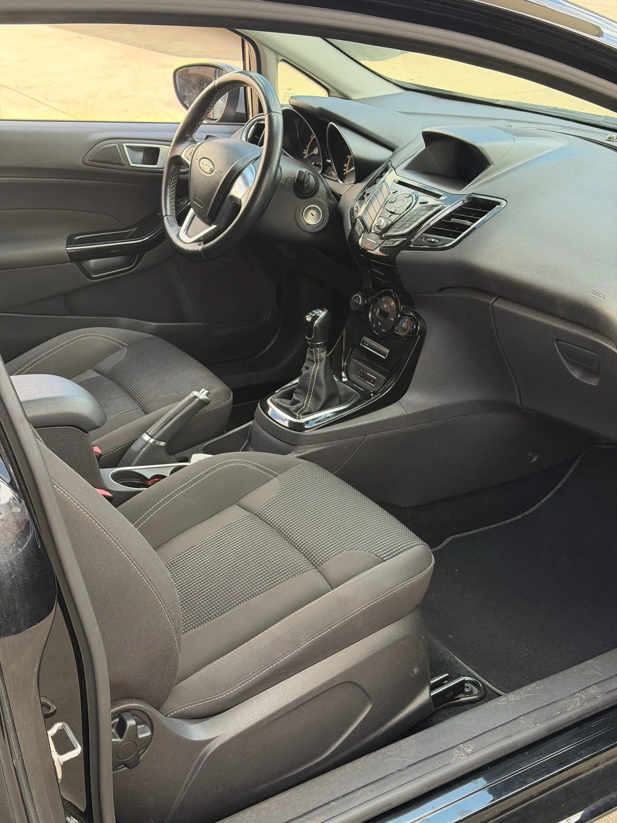 Ford Fiesta Fiesta 1.0 EcoBoost Titanium S/S — photo 5