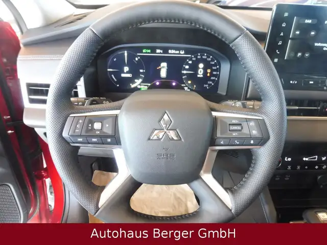 Mitsubishi Outlander view 10