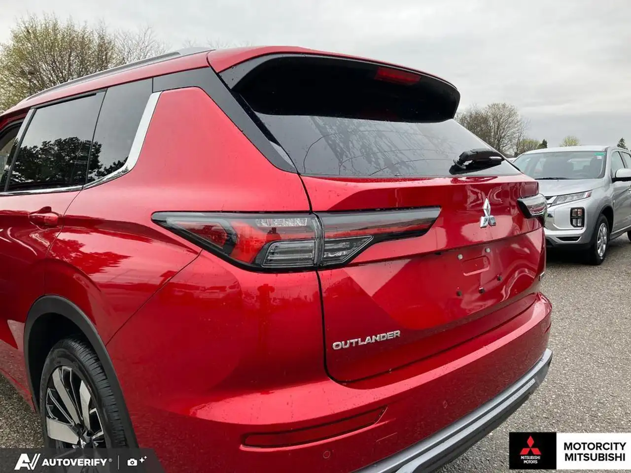 Mitsubishi Outlander снимка Mitsubishi Outlander
