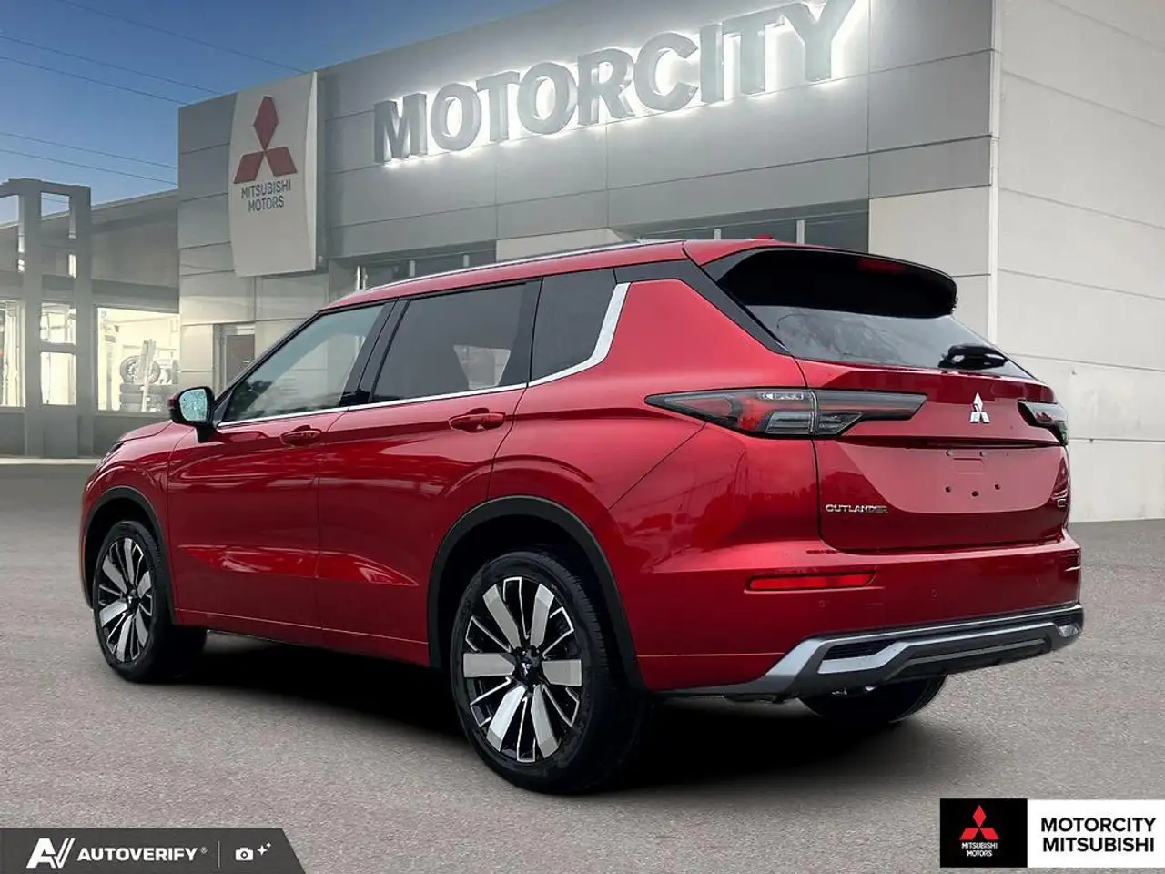 Mitsubishi Outlander снимка Mitsubishi Outlander