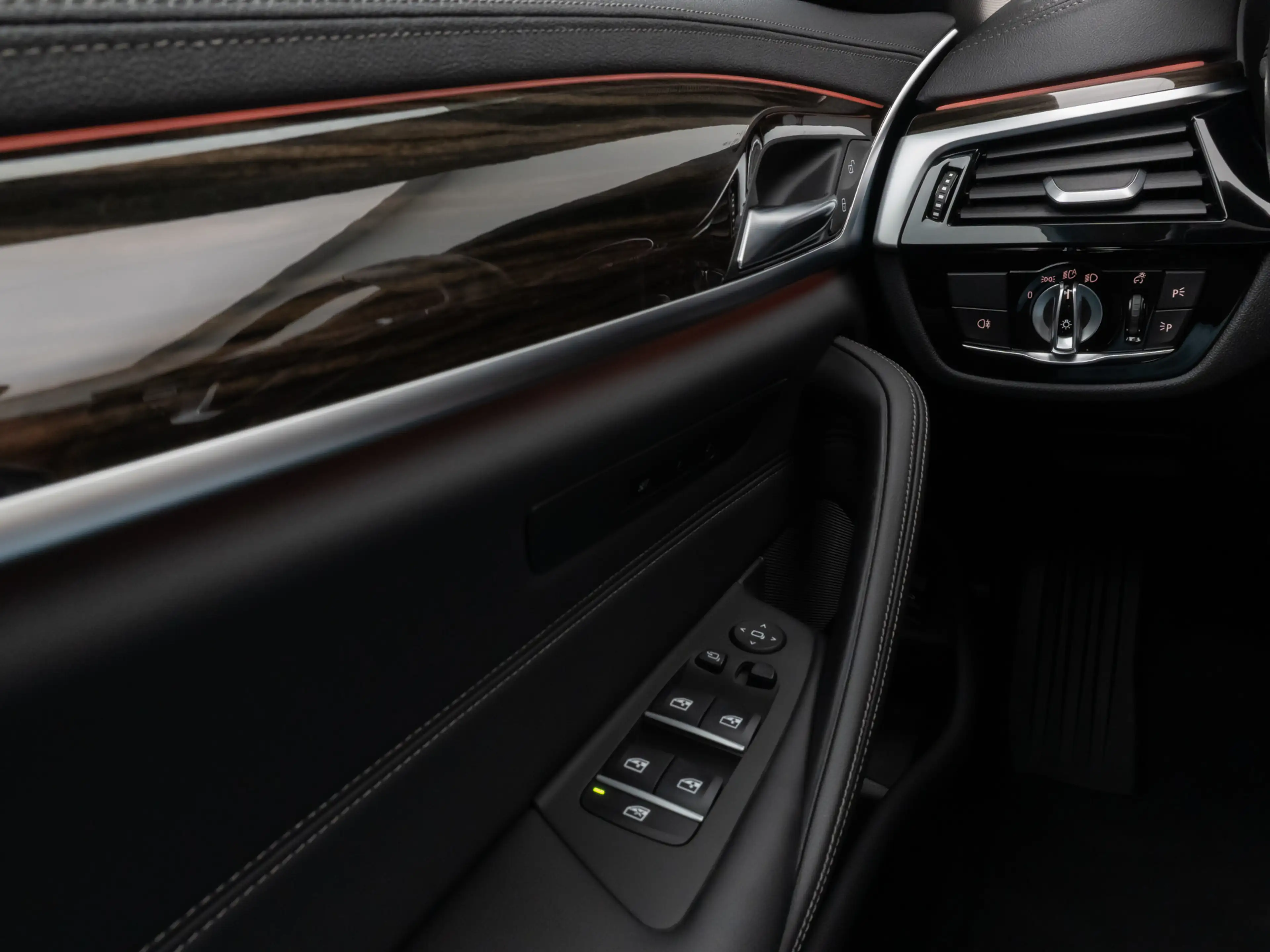 BMW 540 Luxury Line Laser 360°HUD DAB HiFi AHK — photo 34