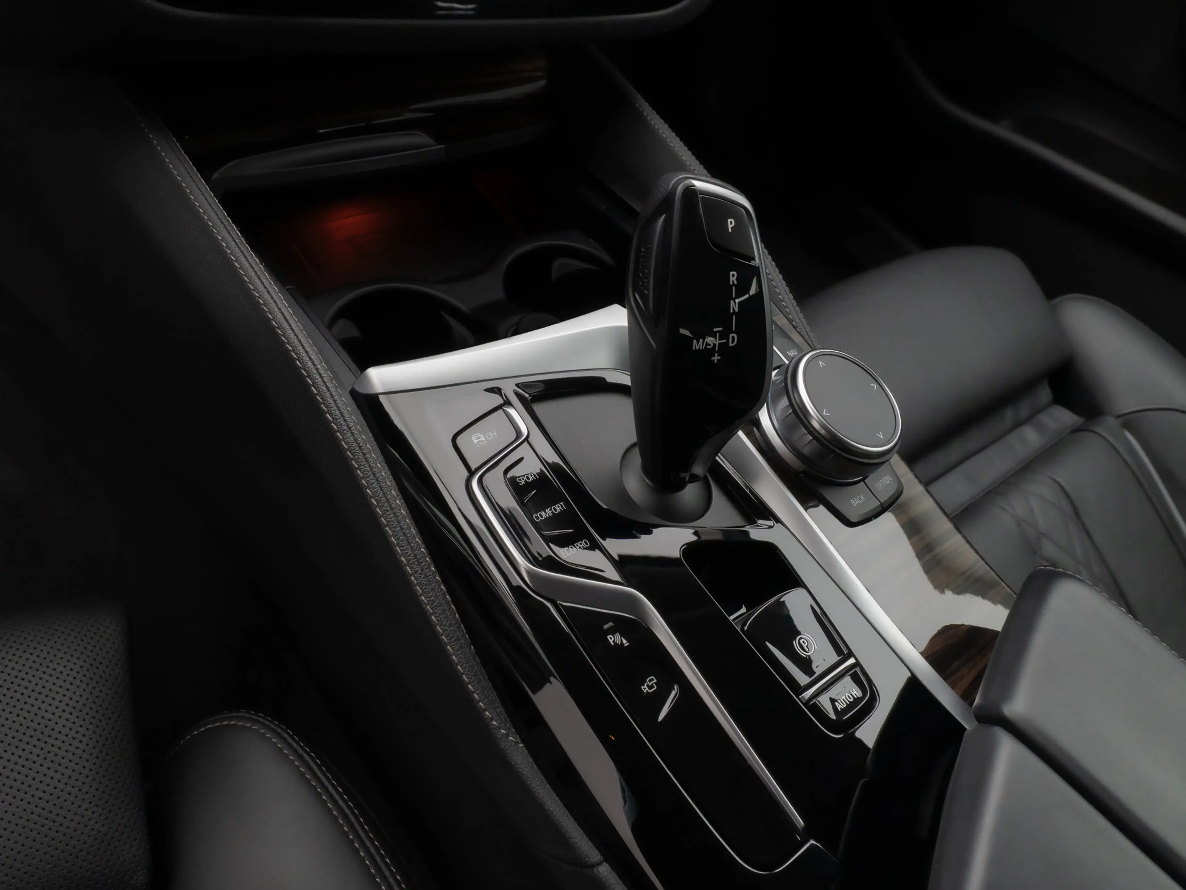 BMW 540 Luxury Line Laser 360°HUD DAB HiFi AHK — photo 23