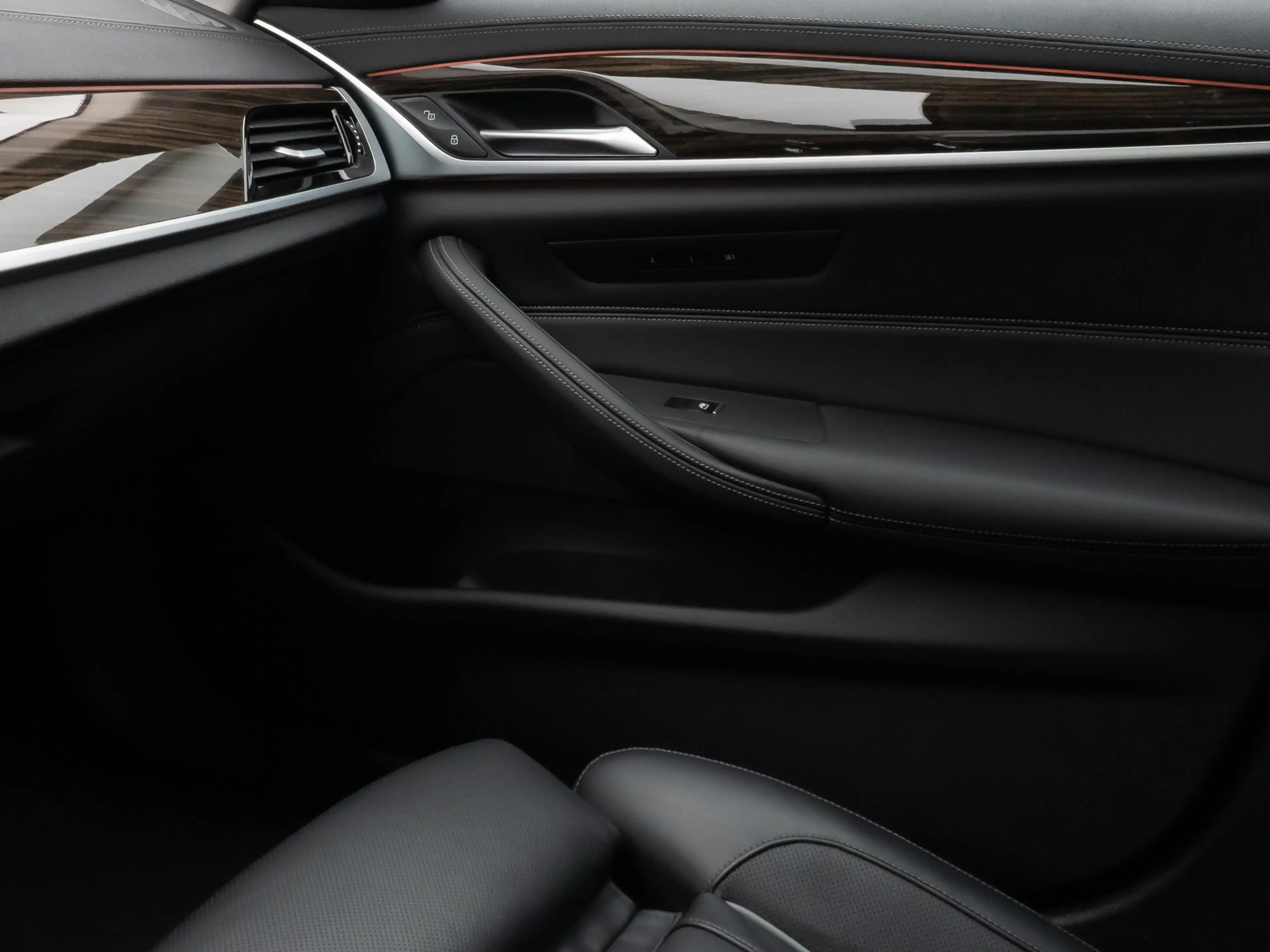 BMW 540 Luxury Line Laser 360°HUD DAB HiFi AHK — photo 33