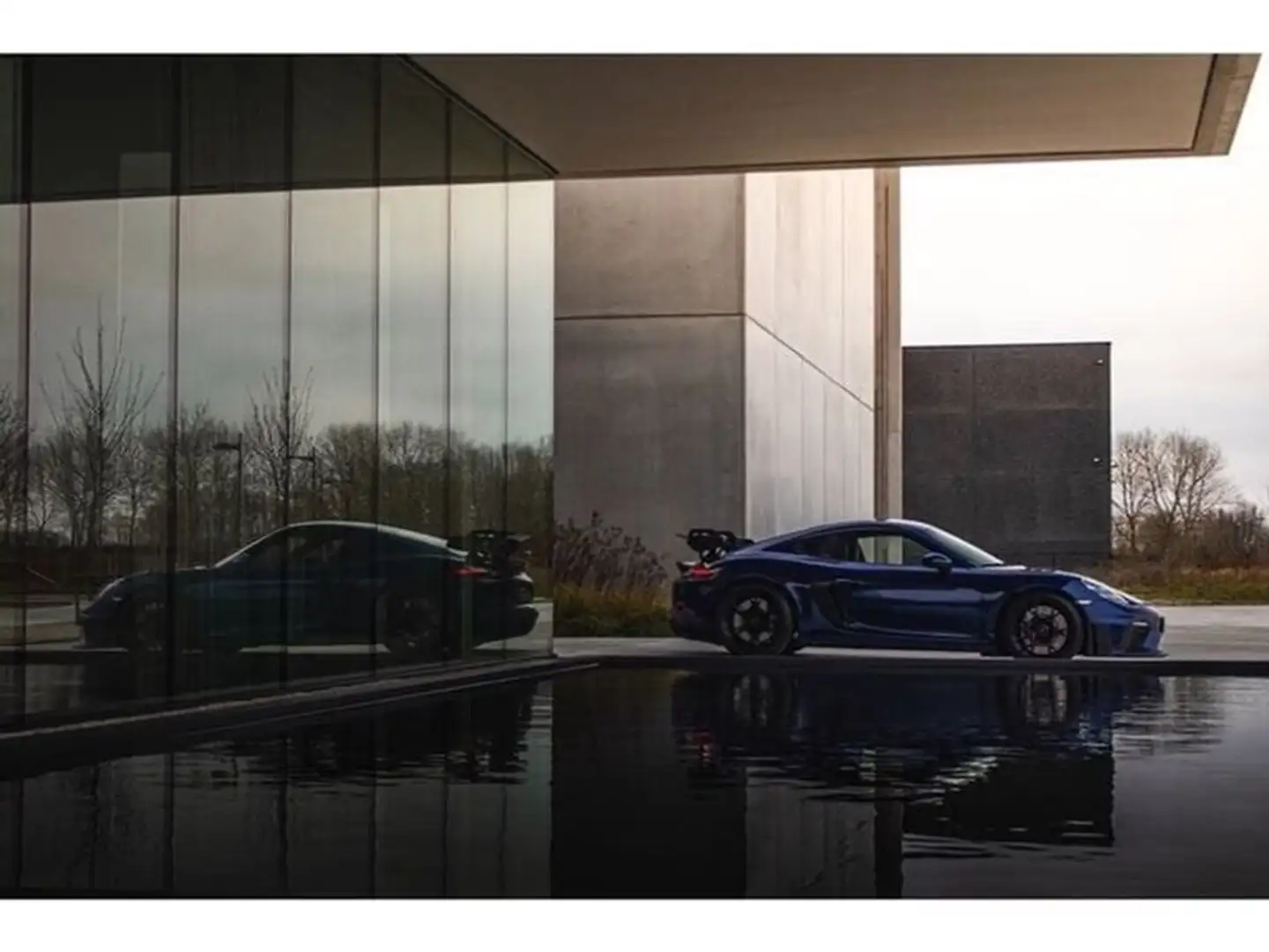 Porsche Cayman GT4 RS Bleu - 2