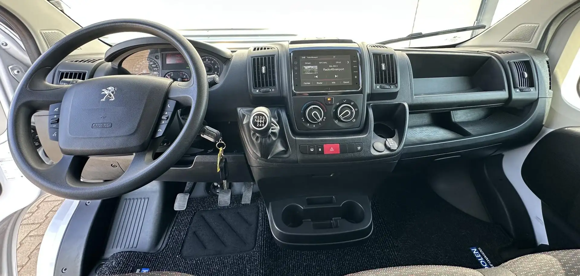 Peugeot Boxer 2.2 BlueHDi 120 L2H2 Trekhaak|Airco|Cruise|Dealero Blanc - 2