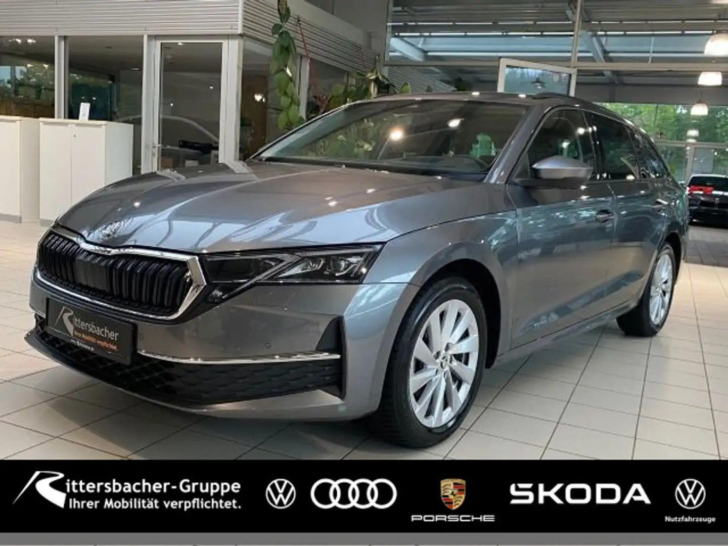 Skoda Octavia Combi 2.0 TDI DSG Selection Navi Kamera Grau - 1