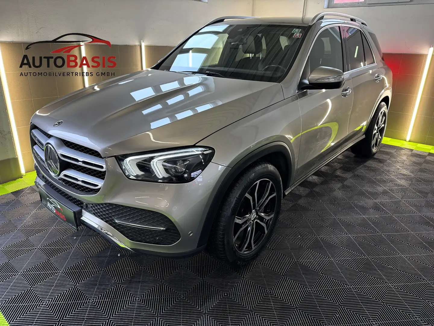 Mercedes-Benz GLE 300 GLE 300 d 4Matic AMG/AHK/Sitzheizung/LED/Kamera Silber - 1