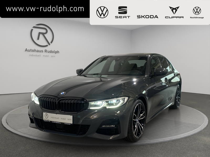 BMW 330 i M Sport / Navi Panoramadach RFK