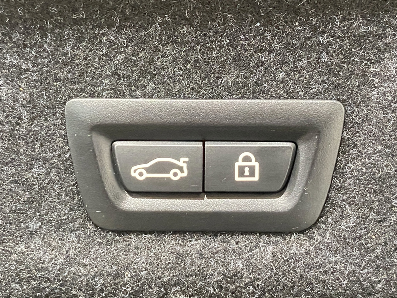 BMW 330 i M Sport / Navi Panoramadach RFK — photo 13