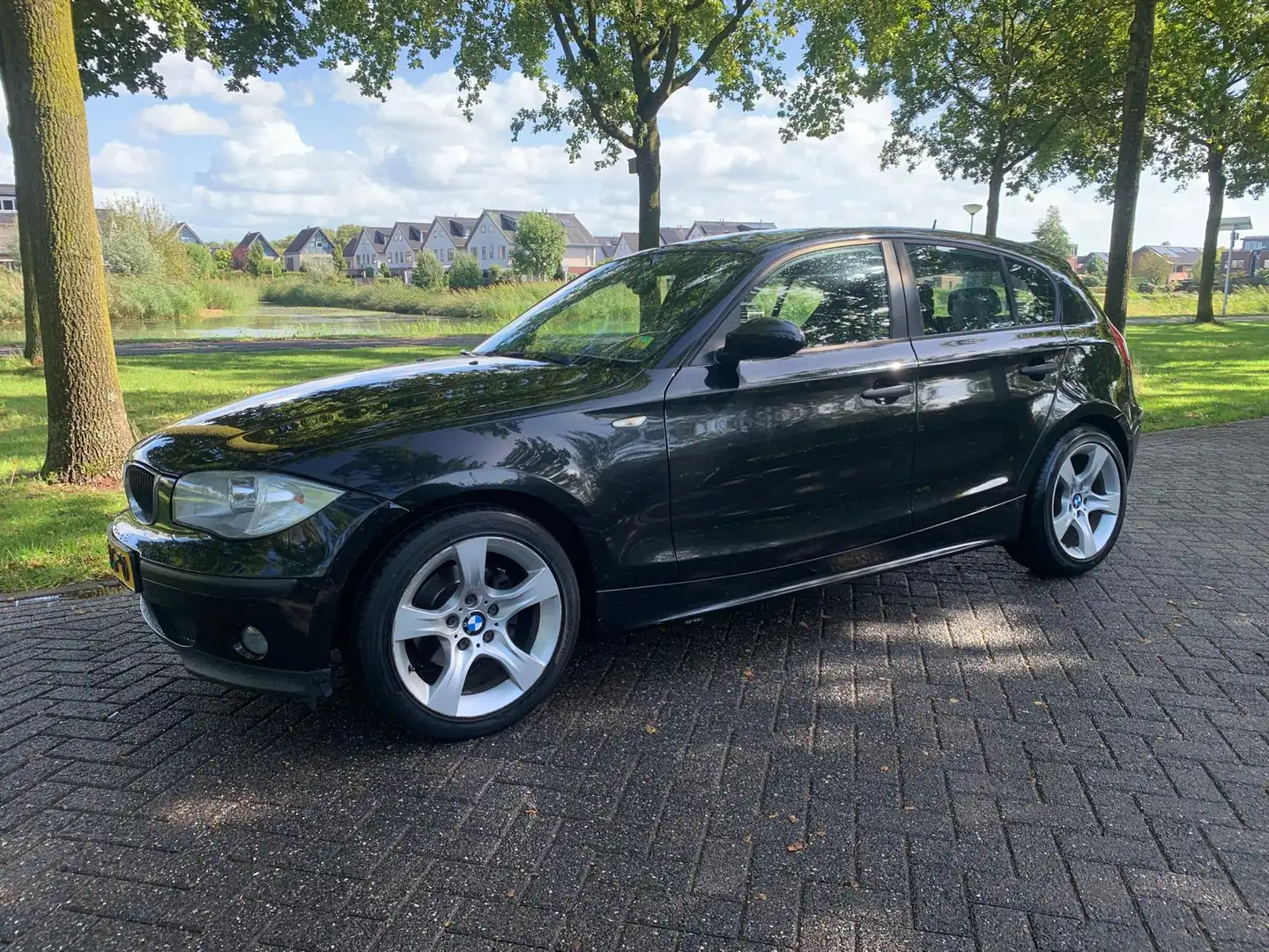 BMW 118 1-serie 118i Zwart - 1