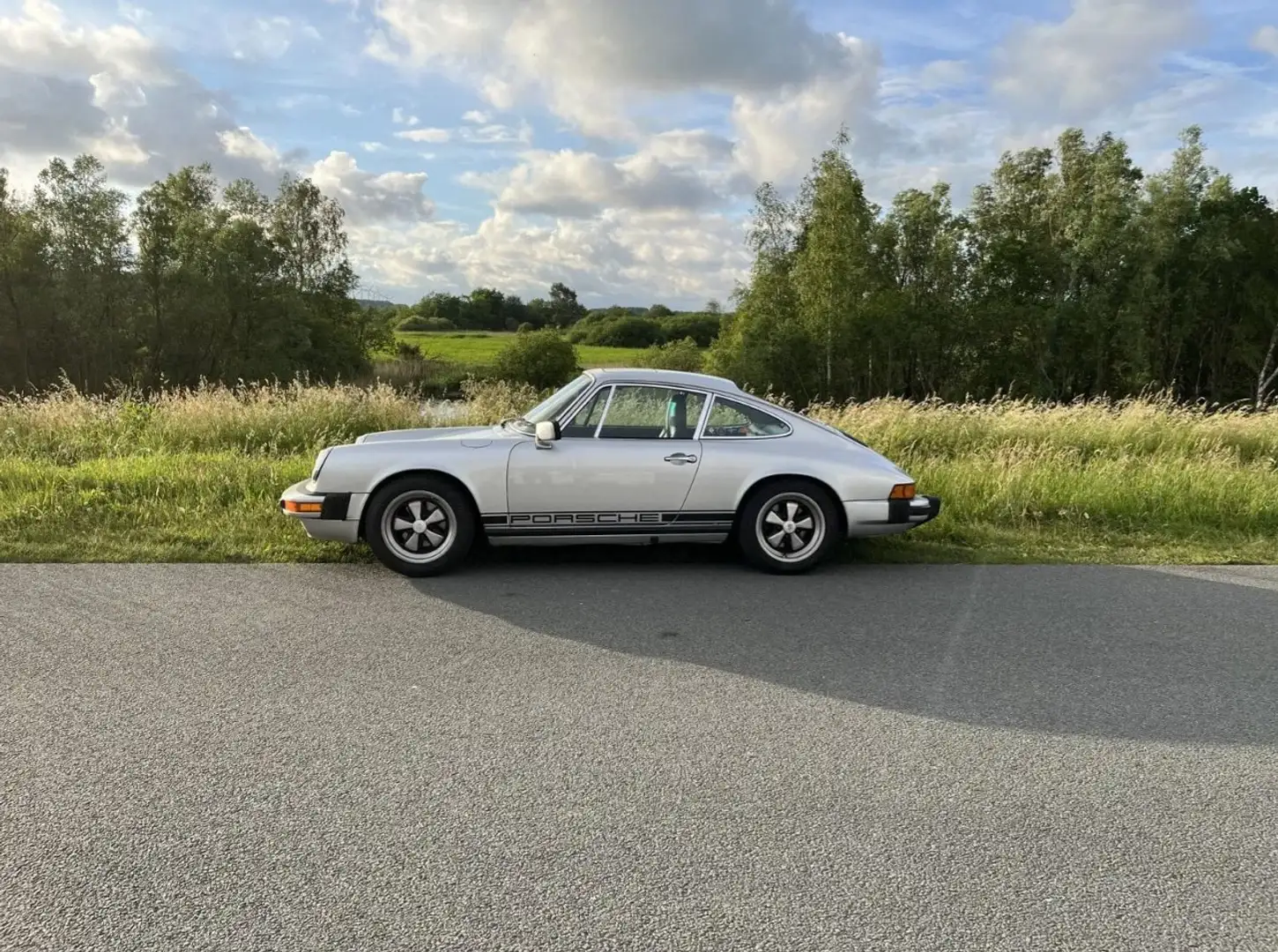 Porsche 911 Modified Zilver - 1