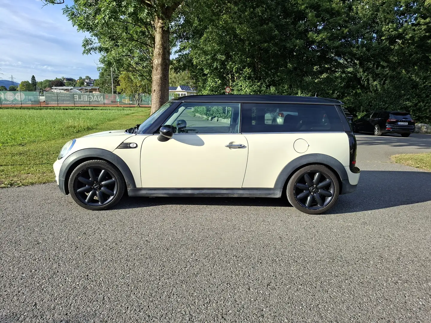 MINI Cooper Clubman 1,6 Austrian Pepper Beige - 1