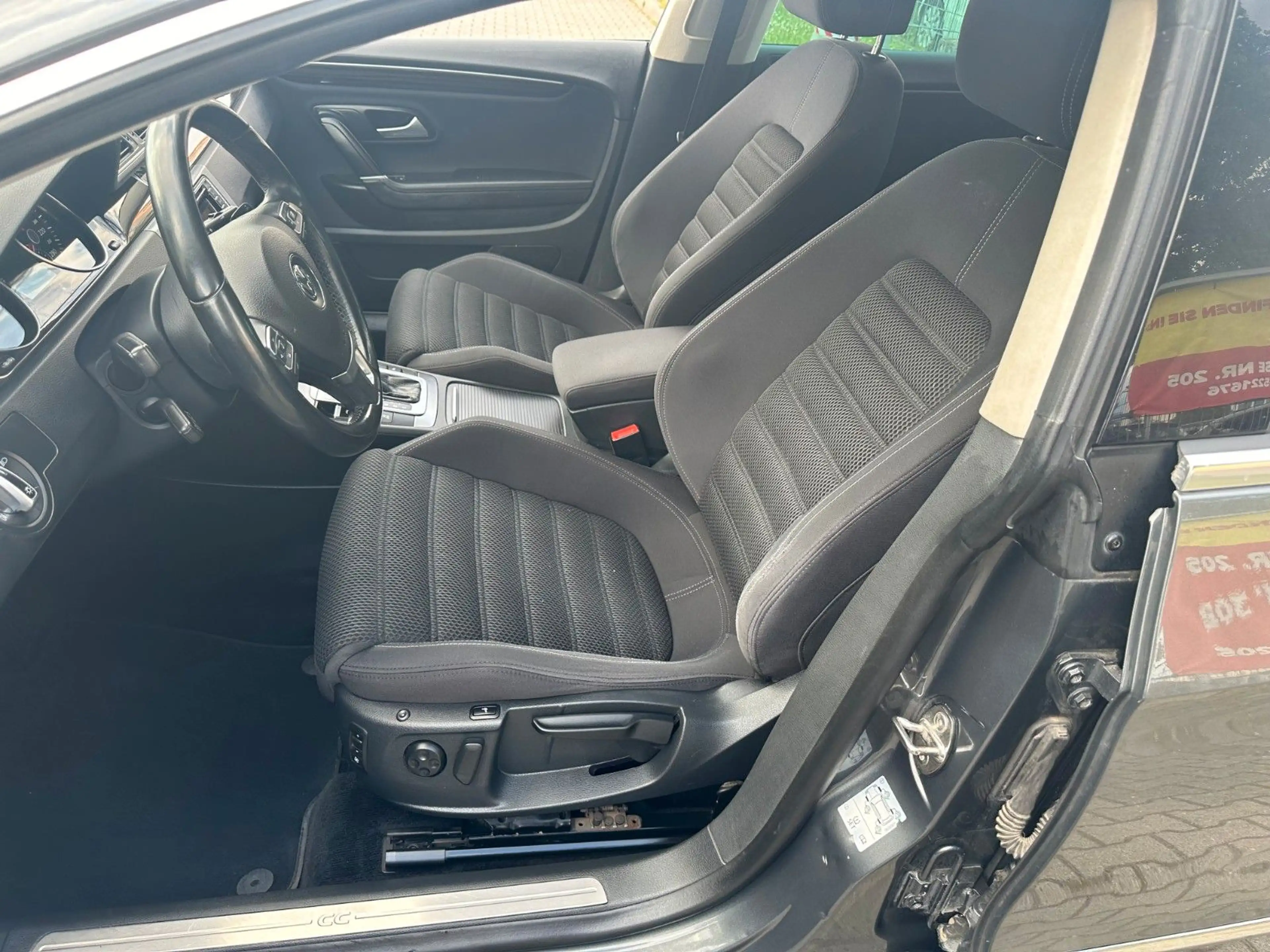 Volkswagen CC 2.0 TDI BMT DSG*GR.NAVI*Bi.XEN*SHZ*PDC+*18ZOL — photo 14
