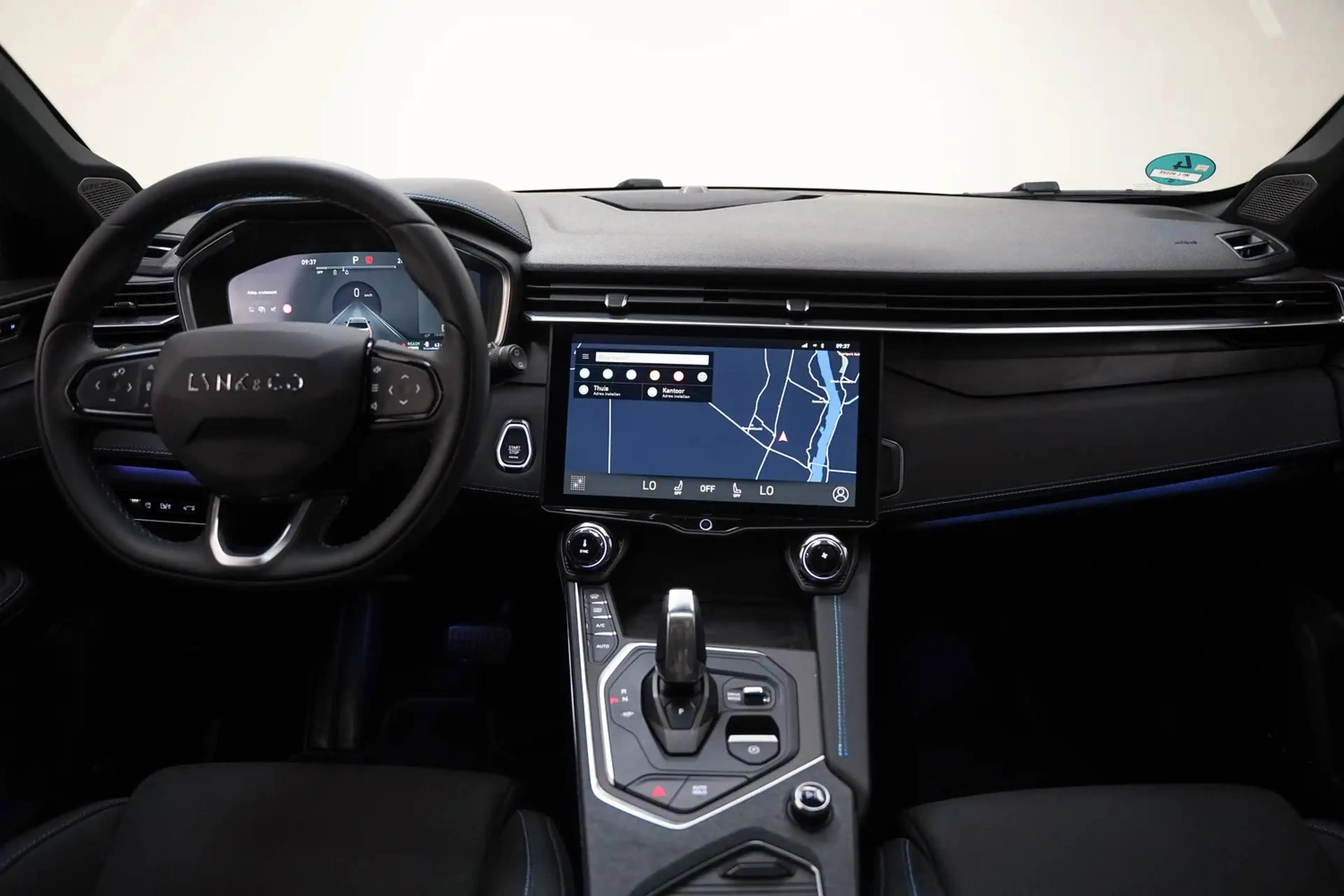 Lynk & Co 01 1.5 PHEV MY23 6,6kWh Zwart [ SoH 94,7% ][ Zwarte h — photo 4