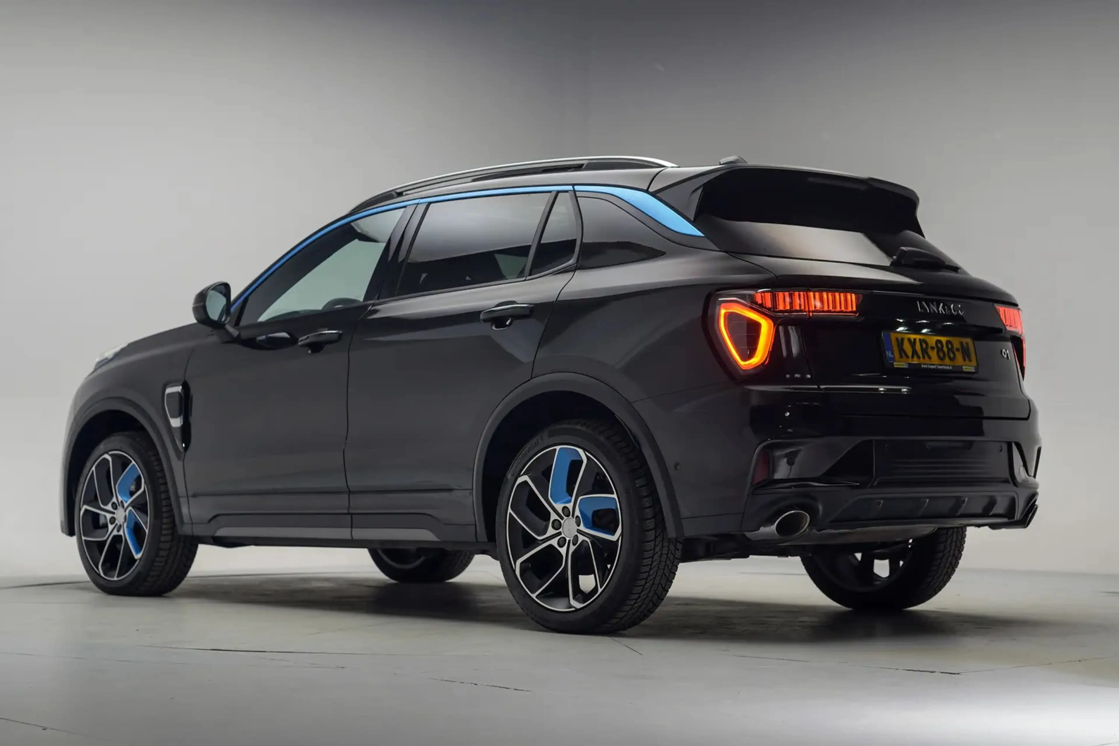 Lynk & Co 01 1.5 PHEV MY23 6,6kWh Zwart [ SoH 94,7% ][ Zwarte h — photo 3